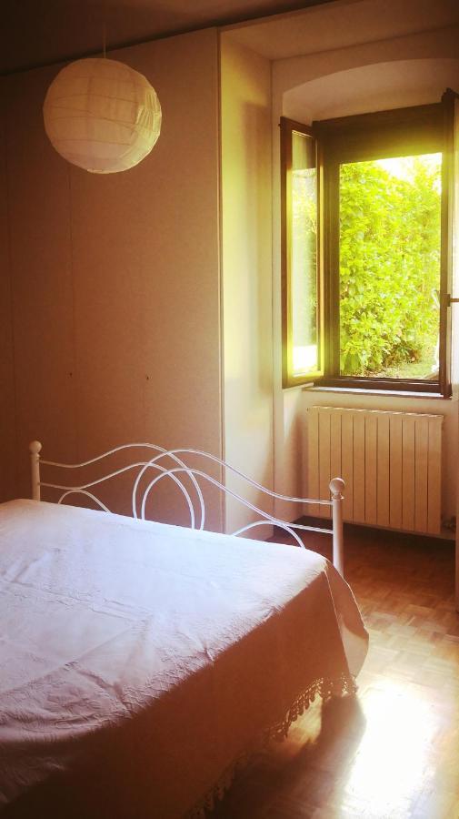 Residenza Esse Villa Angera Bagian luar foto