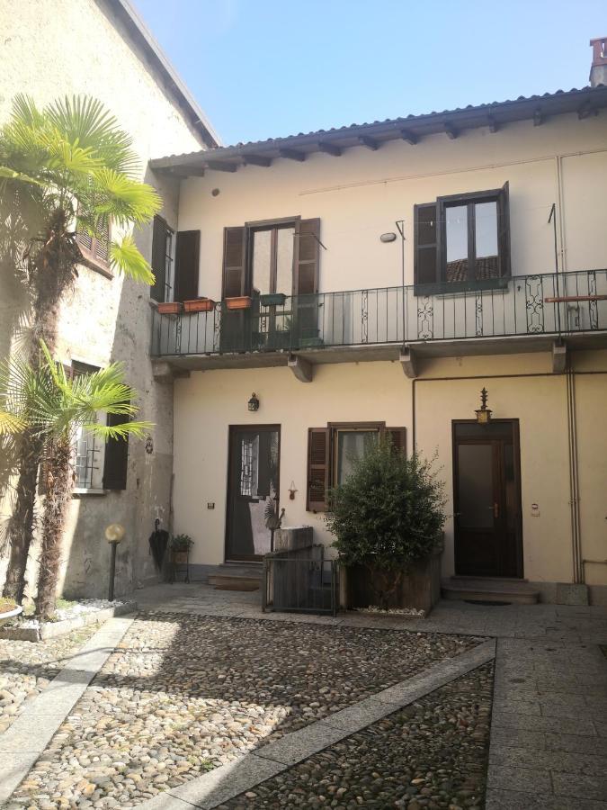 Residenza Esse Villa Angera Bagian luar foto