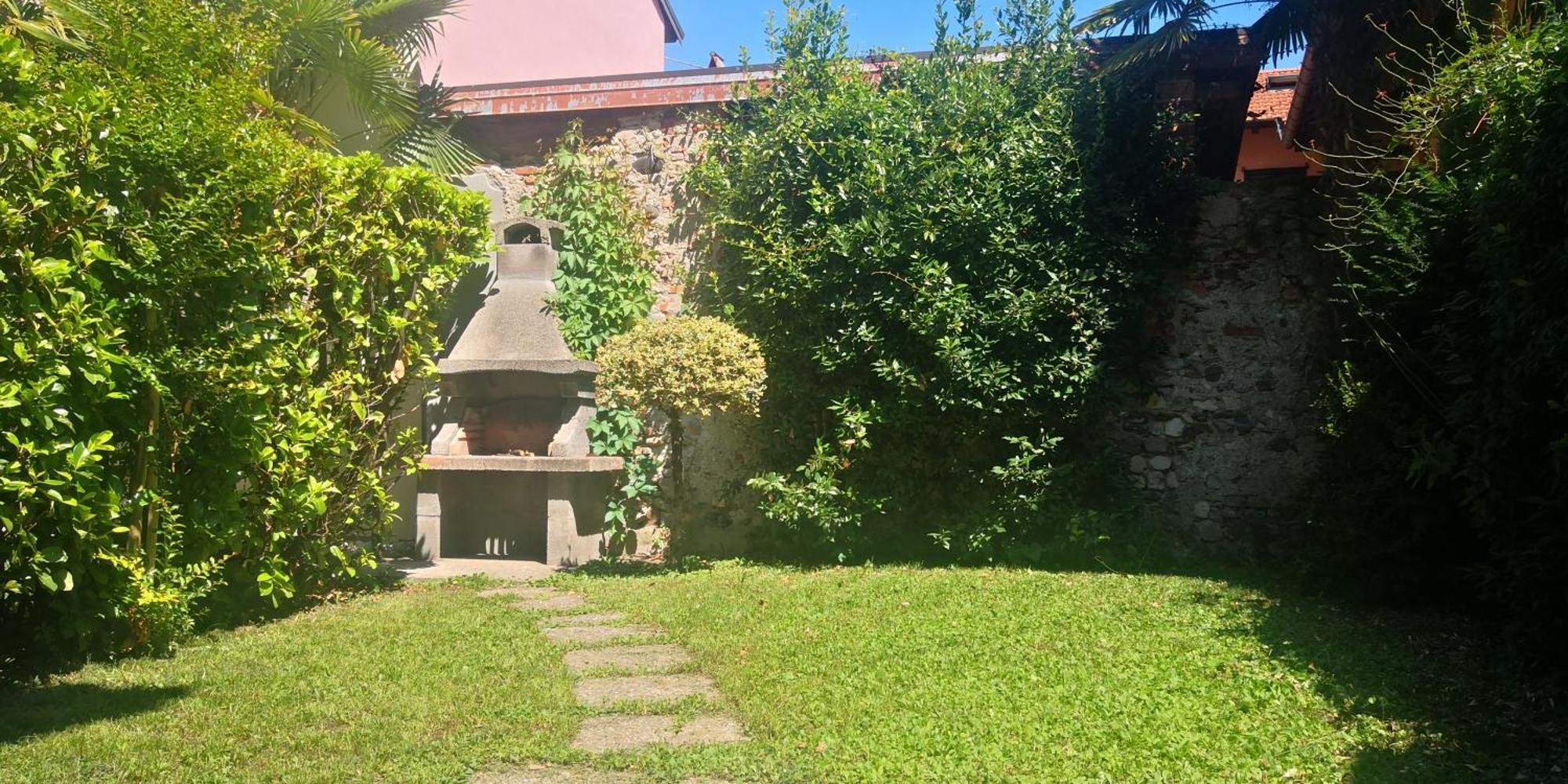 Residenza Esse Villa Angera Bagian luar foto