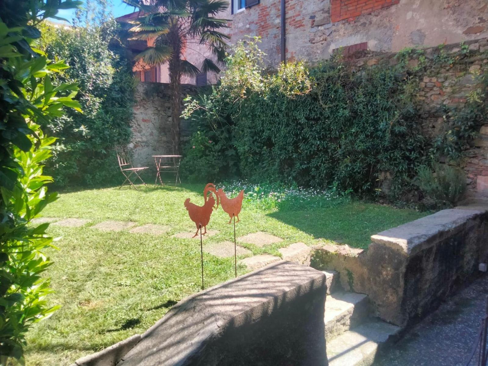 Residenza Esse Villa Angera Bagian luar foto